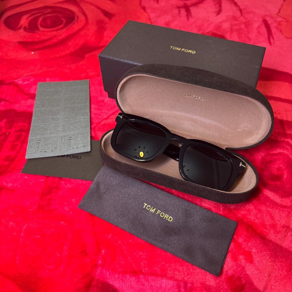 Tom Ford Black Square Sunglasses - Viral Minimalist Trend